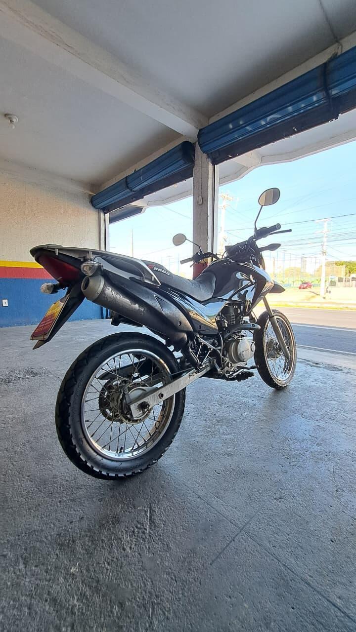 HONDA BROS 125 ES TRASEIRA DIREITA